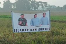 Bawaslu Temukan Spanduk Dandim Sukoharjo Bersanding dengan Prabowo-Gibran  - JPNN.com Jateng