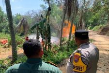 Semburan Api di Sumur Bor Milik Warga Pamekasan Dihentikan, Begini Kondisinya - JPNN.com Jatim