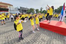 Lewat Kegiatan Amal, Ratusan Pelajar & Guru Spins Interactional School Bantu ABK - JPNN.com Jatim
