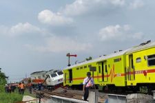 Evakuasi KA Anjlok Tuntas, Jalur Rel Stasiun Tanggulangin Bisa Dilewati  - JPNN.com Jatim