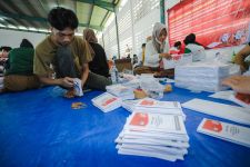 Terima Laporan Surat Suara Pemilu Rusak, Pj Wali Kota Bandung Langsung Lakukan Sidak - JPNN.com Jabar