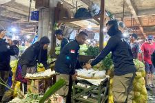 PD Pasar Surya Tertibkan Pedagang Pasar Keputran yang Berjualan Tak Sesuai Tempat - JPNN.com Jatim