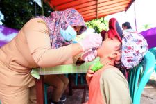Sejumlah Orang Tua di Kota Semarang Tolak Anaknya Divaksin Polio, Begini Alasannya - JPNN.com Jateng