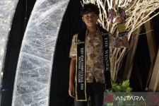 Siswa SMP Surabaya Boyong 3 Piala Kompetisi Fashion Show di Thailand - JPNN.com Jatim