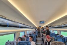Tiga Bulan Beroperasi, KCIC Layani 1,3 Juta Penumpang Kereta Cepat Whoosh - JPNN.com Jabar