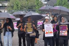 17 Tahun Aksi Kamisan di Semarang, Soroti Pelanggaran HAM yang Terus Subur - JPNN.com Jateng