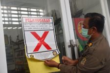 Toko di Tengah Perkampungan Jual Mihol, Satpol PP Surabaya Bertindak - JPNN.com Jatim
