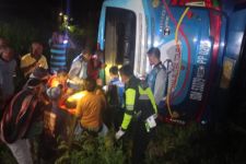 Detik-detik Bus Rombongan SMAN 1 Sidoarjo Terguling di Tol Ngawi-Kertosono - JPNN.com Jatim