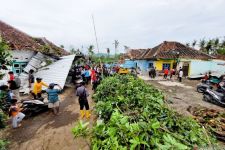 Puting Beliung Bondowoso: 202 Rumah Warga Rusak, Ada yang Rata dengan Tanah - JPNN.com Jatim