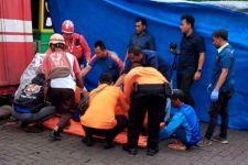 Nahas, Pekerja di Surabaya Tewas Tertimpa Peti Kemas Saat Pemindahan - JPNN.com Jatim