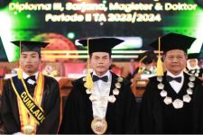 Harapan Rektor UPN Veteran Yogyakarta kepada Wisudawan, Jadi Pionir Aksi Nyata - JPNN.com Jogja
