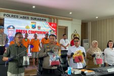Selain Dilecehkan, Siswi SMP di Surabaya Juga Disetubuhi Kakak Kandung - JPNN.com Jatim