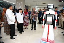Wapres Ma'ruf Amin Apresiasi Pelayanan Robot di RSD Wongsonegoro Semarang - JPNN.com Jateng