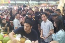 Ini yang Dilakukan Gibran bin Jokowi di Pasar Modern BSD City Tangsel - JPNN.com Banten