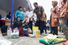 Pemrov Jateng Menggelar Gerakan Pasar Murah di Karanganyar, Warga Sangat Senang - JPNN.com Jateng