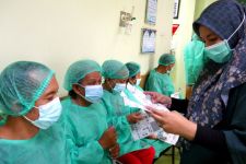 Program Mantap Sehat Perpanjang Napas Penderita Katarak  - JPNN.com Jatim