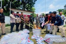 KPU Kota Bogor Musnahkan 1.792 Surat Suara Tak Terpakai dan Rusak - JPNN.com Jabar