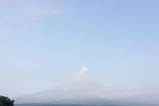 Gunung Semeru Erupsi Lagi, Empat Kali Terjadi dalam Sehari - JPNN.com Jatim