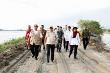 Operasikan 27 Pompa Air, Pj Gubernur Jateng: Banjir Demak Sudah Mulai Surut - JPNN.com Jateng