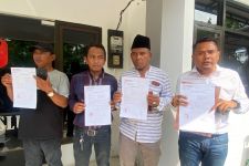 Aliansi Madura Indonesia Laporkan Caleg yang Diduga Terlibat Money Politic - JPNN.com Jatim