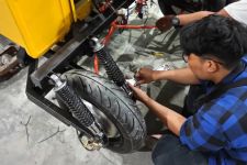 Telkom University Buat Inovasi Bantalan Roda Tank Tuk Penguatan Alutsista TNI - JPNN.com Jatim