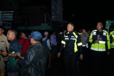 Lalu Lintas Bangkalan Menuju Sampang-Sumenep Tersendat Banjir, Macet 4 KM - JPNN.com Jatim
