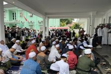Habib Hasan Bin Ja’far Assegaf Meninggal Dunia, Ribuan Pelayat Padati Masjid Nurul Mustofa - JPNN.com Jabar