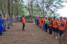 Kapal Nelayan Kehabisan BBM, Dua ABK Asal Banten Hilang  - JPNN.com Jogja