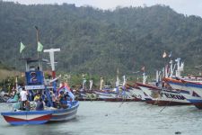 Nelayan di Trenggalek Harap Waspadai Gelombang Tinggi, Diimbau Tak Melaut - JPNN.com Jatim