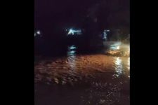 Sejumlah Wilayah di Ponorogo Dilanda Banjir dan Tanah Longsor - JPNN.com Jatim