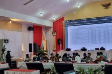 Petahana DPD RI Aceng Fikri Gugur, Komeng Lolos ke Senayan - JPNN.com Jabar