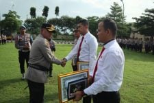 Bongkar Kasus Beras, Polisi Serang Dapat Penghargaan - JPNN.com Banten