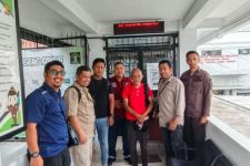 Buronan Korupsi Ditangkap di Surabaya, Hanya Bisa Pasrah, Lihat Tampangnya - JPNN.com Jatim