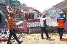 Gempa Bawean, BPBD Jatim Mulai Distribusikan Bantuan - JPNN.com Jatim