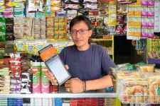 Saingi Minimarket, Pemilik Warung Madura Ini Beberkan Strategi Jitunya - JPNN.com Jatim