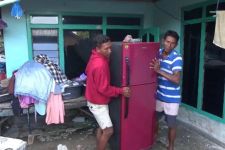 Korban Gempa di Bawean Nekat Masuk ke Rumah Demi Selamatkan Barang Berharga - JPNN.com Jatim