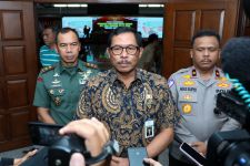 Nana Sudjana Sebut Pengangguran Terbuka di Jawa Tengah Turun - JPNN.com Jateng