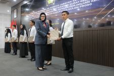 Selamat! 361 PPPK Kulon Progo Dilantik, Pj Bupati Sampaikan Pesan Penting - JPNN.com Jogja