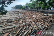 Diterjang Banjir Rob, Ratusan Nelayan di Kabupaten Sukabumi Belum Bisa Melaut - JPNN.com Jabar