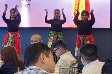 Group Astra Surabaya Berbagi Kebahagiaan dengan Anak Kampung Bakat - JPNN.com Jatim