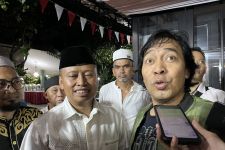 Jawaban Satir Komeng Saat Diisukan Bakal Maju di Pilwalkot Depok, Full Komedi! - JPNN.com Jabar