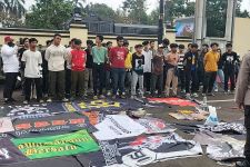 Kedapatan Membawa Kembang Api dan Miras, 38 Remaja Diamankan Polres Depok - JPNN.com Jabar
