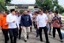Tertahan di Pelabuhan Jangkar, Menko PMK Minta Bantuan Kapal TNI Angkut Pemudik - JPNN.com Jatim