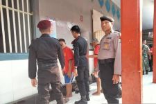 Sidak ke Lapas Situbondo, Petugas Gabungan Temukan Sejumlah Barang Berbahaya - JPNN.com Jatim