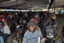 Banyak Pemudik Pingsan Saat Antre di Pelabuhan Ciwandan - JPNN.com Banten