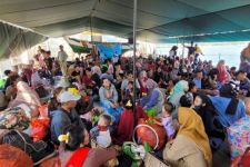 Pemudik Tertahan di Pelabuhan Jangkar Akibat Percaloan Tiket, Polisi Bertindak - JPNN.com Jatim