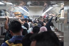 H-1 Lebaran 2024, 22 Ribu Lebih Pemudik Gunakan Angkutan KA di Daop 8 Surabaya - JPNN.com Jatim