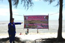 Polres Sergai Tingkatkan Pengamanan di Objek Wisata Pantai Cermin selama Libur Lebaran - JPNN.com Sumut