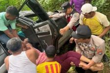 Mobil Rombongan Pengantin Masuk Jurang di Munjungan Trenggalek, 1 Orang Tewas - JPNN.com Jatim