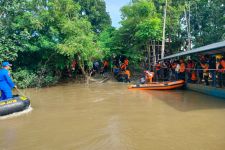 Motor Ayah dan Anak yang Tercebur Sungai Kalimas di Sidoarjo Ditemukan - JPNN.com